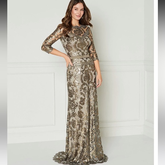 NWT Tadashi Shoji
3/4 Sleeve Sequin Embroidered Boat Neck Sheath Gown